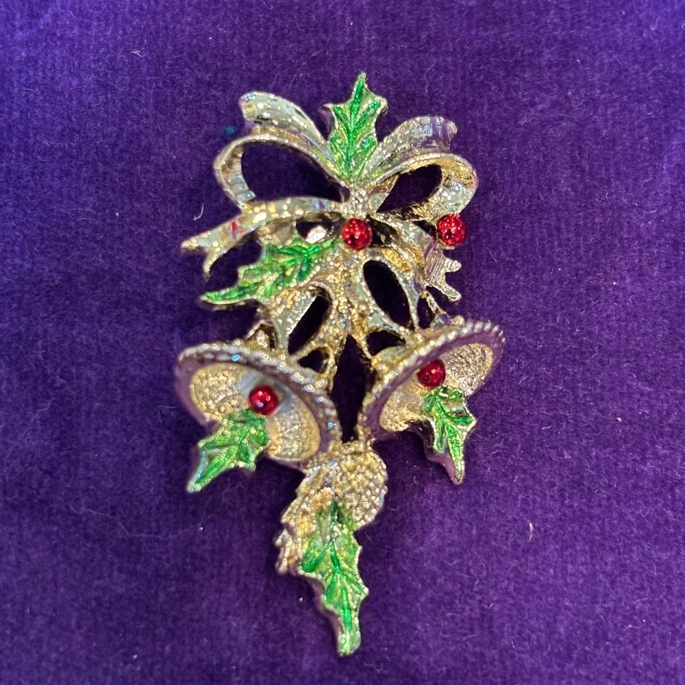 Gerry's Vintage Christmas Bells Holly Enamel Red Green Gold Tone Brooch Pin